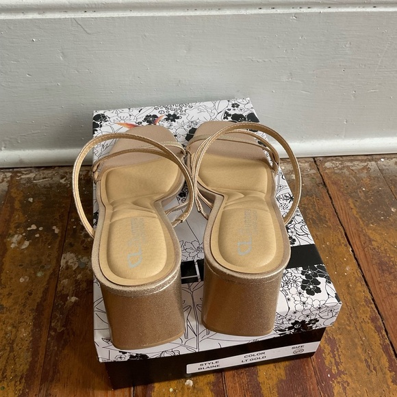 CL by Laundry Blaine Starstone Wedge Sandals in Gold - Picture 4 of 6